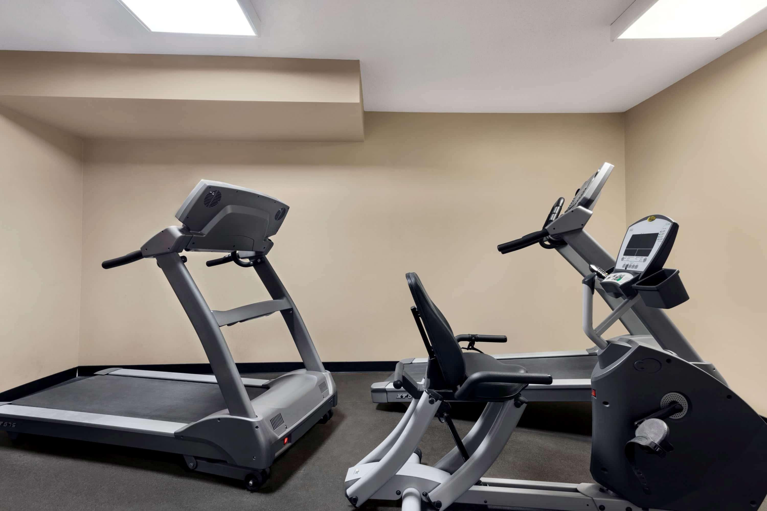 Baymont By Wyndham Sioux Falls North,I-29,Russell St, Airport Buitenkant foto