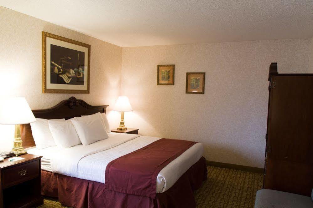 Baymont By Wyndham Sioux Falls North,I-29,Russell St, Airport Buitenkant foto
