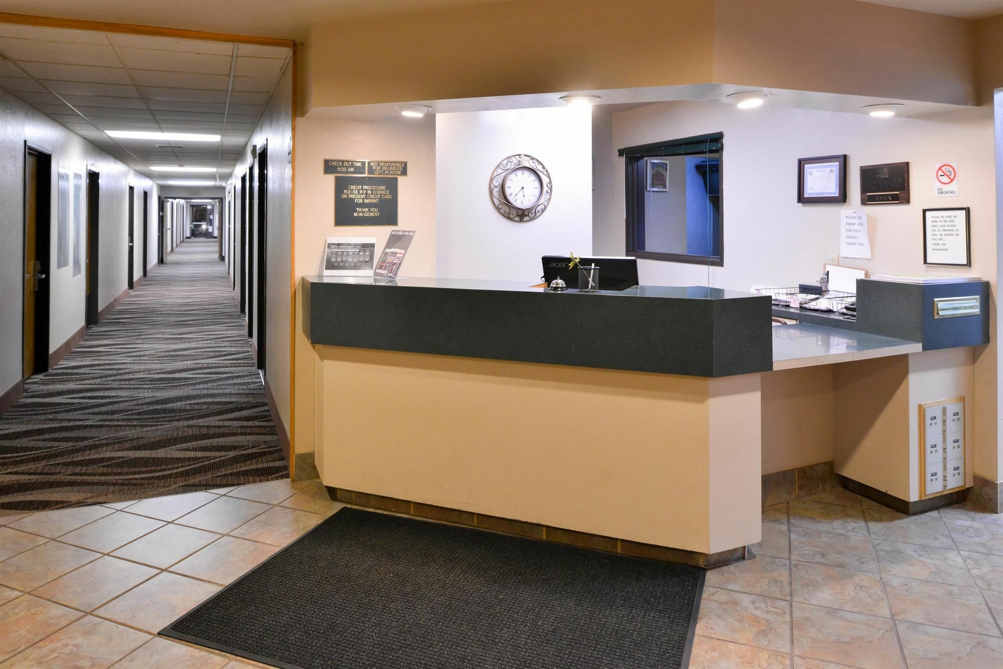 Baymont By Wyndham Sioux Falls North,I-29,Russell St, Airport Buitenkant foto