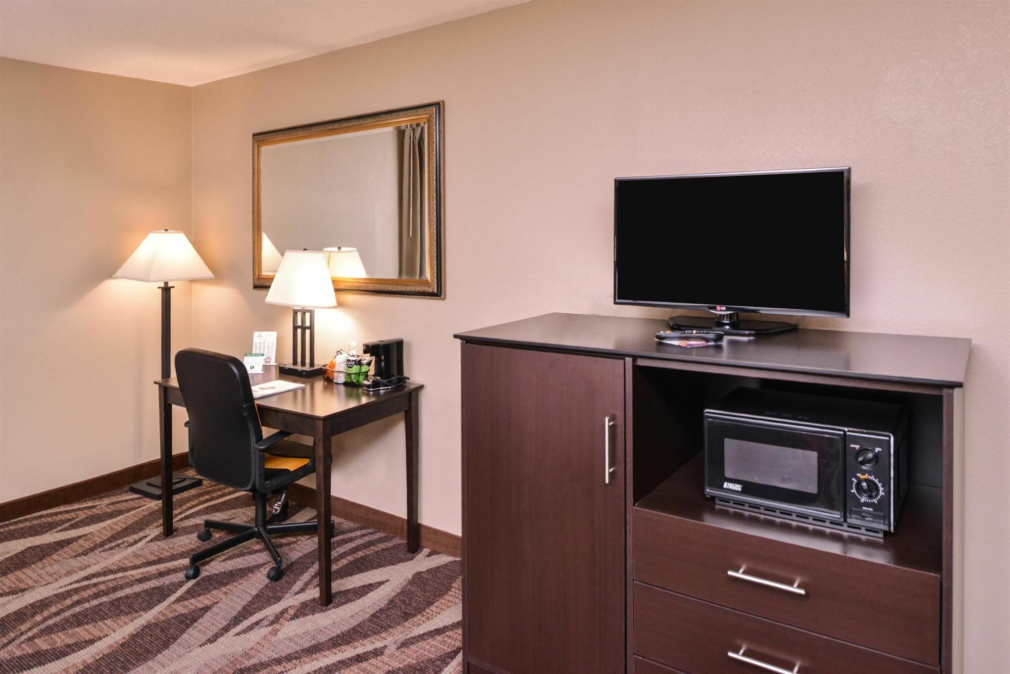 Baymont By Wyndham Sioux Falls North,I-29,Russell St, Airport Buitenkant foto
