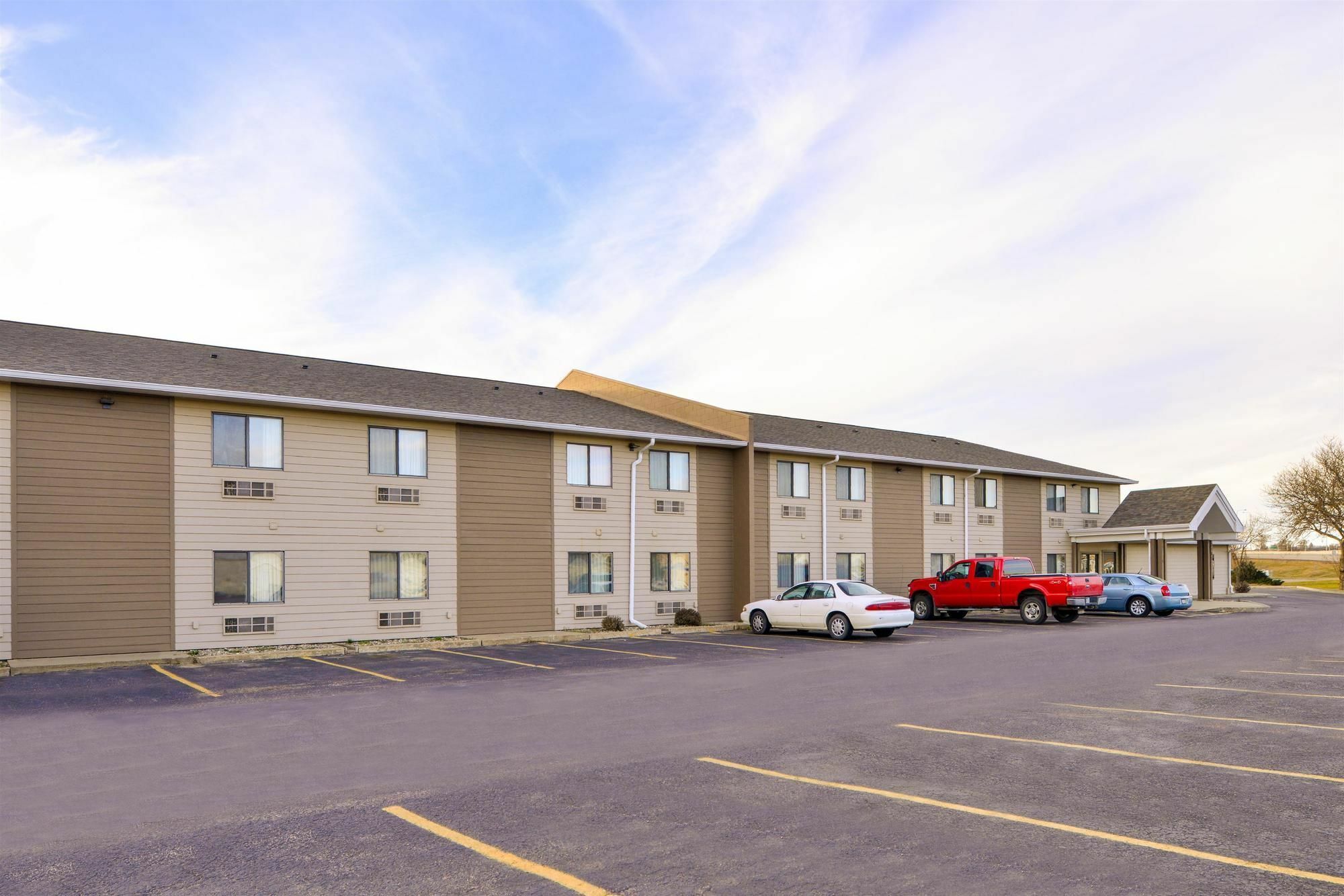Baymont By Wyndham Sioux Falls North,I-29,Russell St, Airport Buitenkant foto