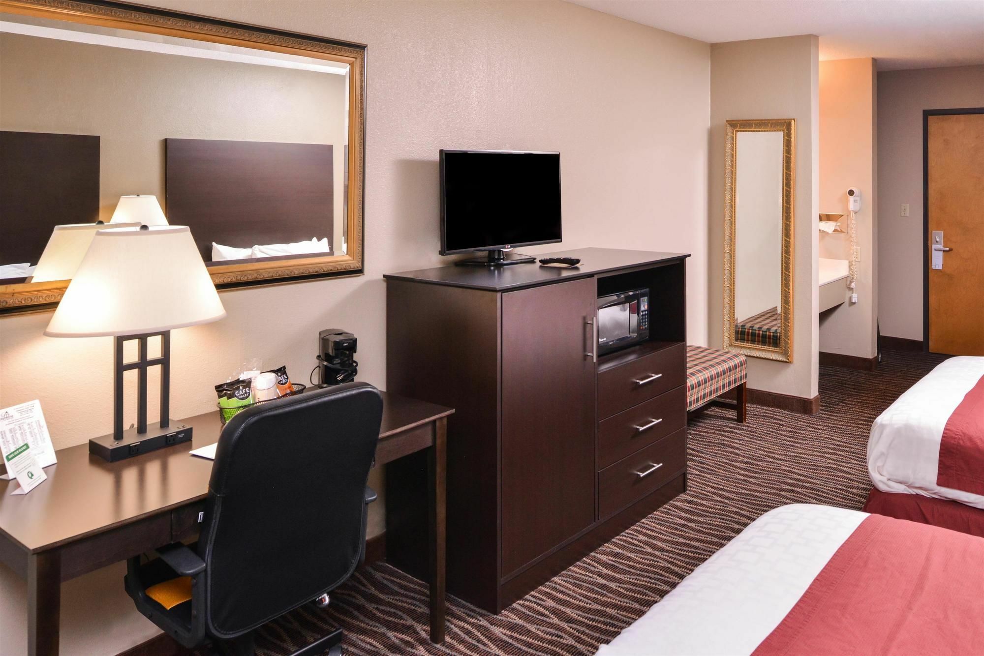 Baymont By Wyndham Sioux Falls North,I-29,Russell St, Airport Buitenkant foto