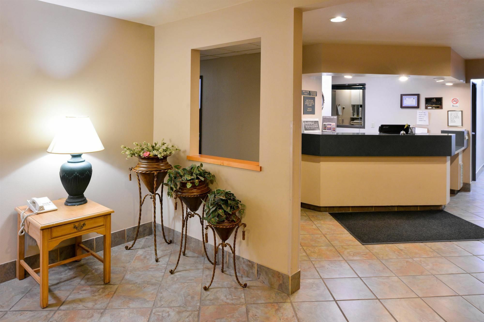 Baymont By Wyndham Sioux Falls North,I-29,Russell St, Airport Buitenkant foto